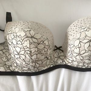 NWOT Victoria's Secret Bra 32DDD lace with rhinestones, black & white